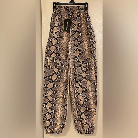 PRETTYLITTLETHING Snake Print Pocket Detail Cargo Pants in Taupe - Picture 6 of 11